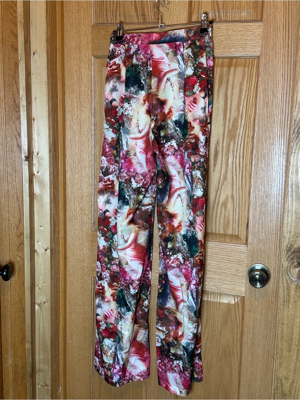 PrettyLittleThing Rose Femme Renaissance Print Wide Leg Pants size 6